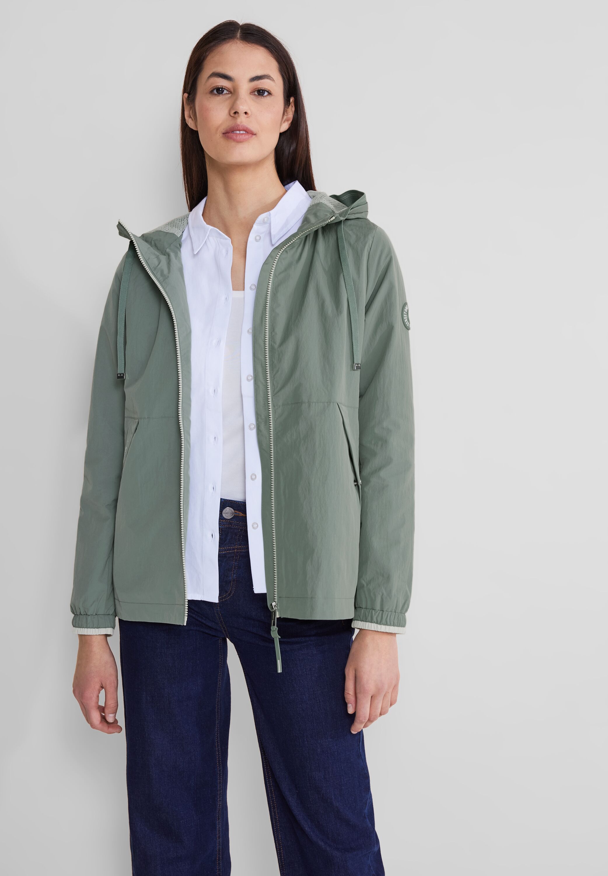 Moderner Windbreaker