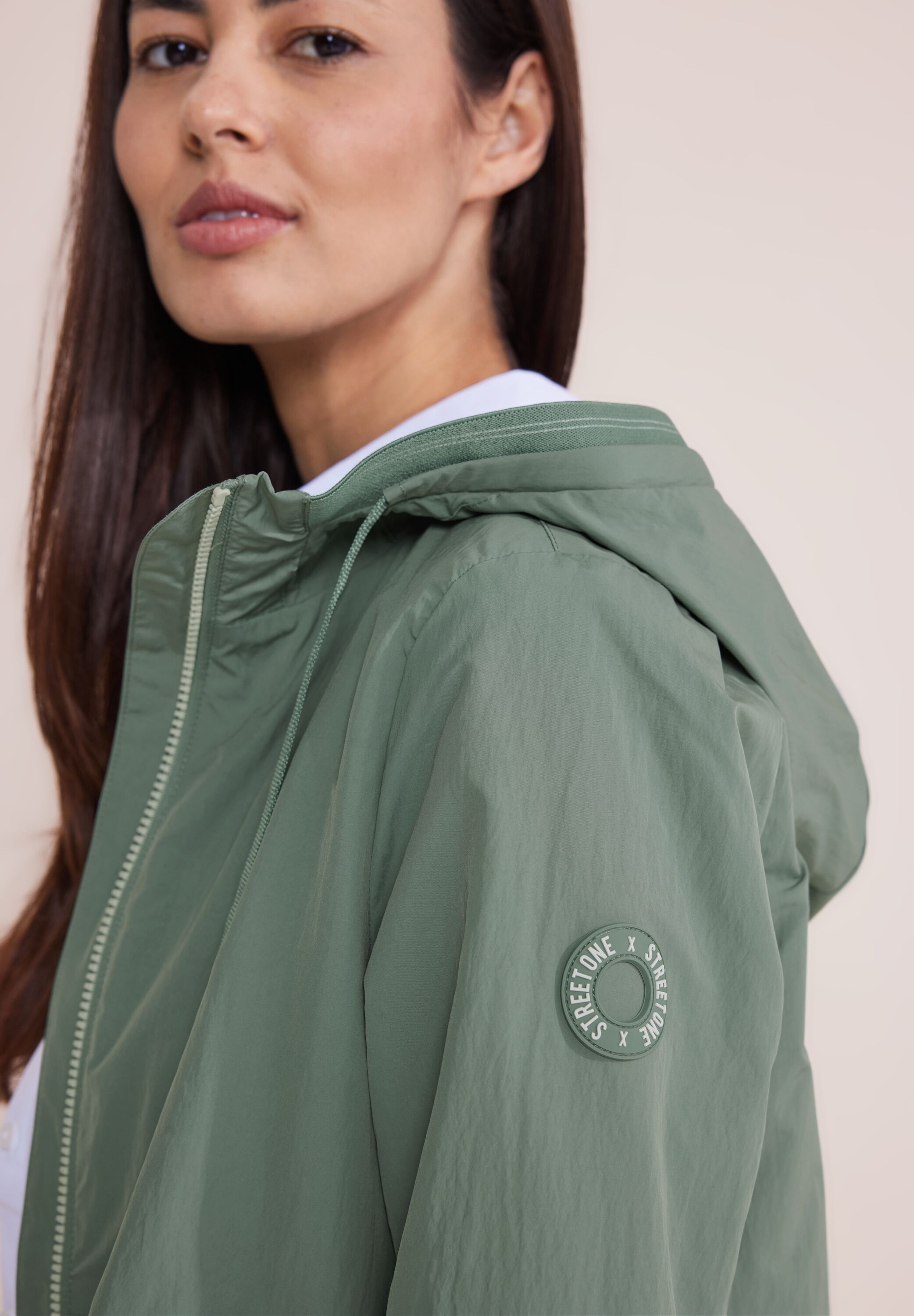 Moderner Windbreaker