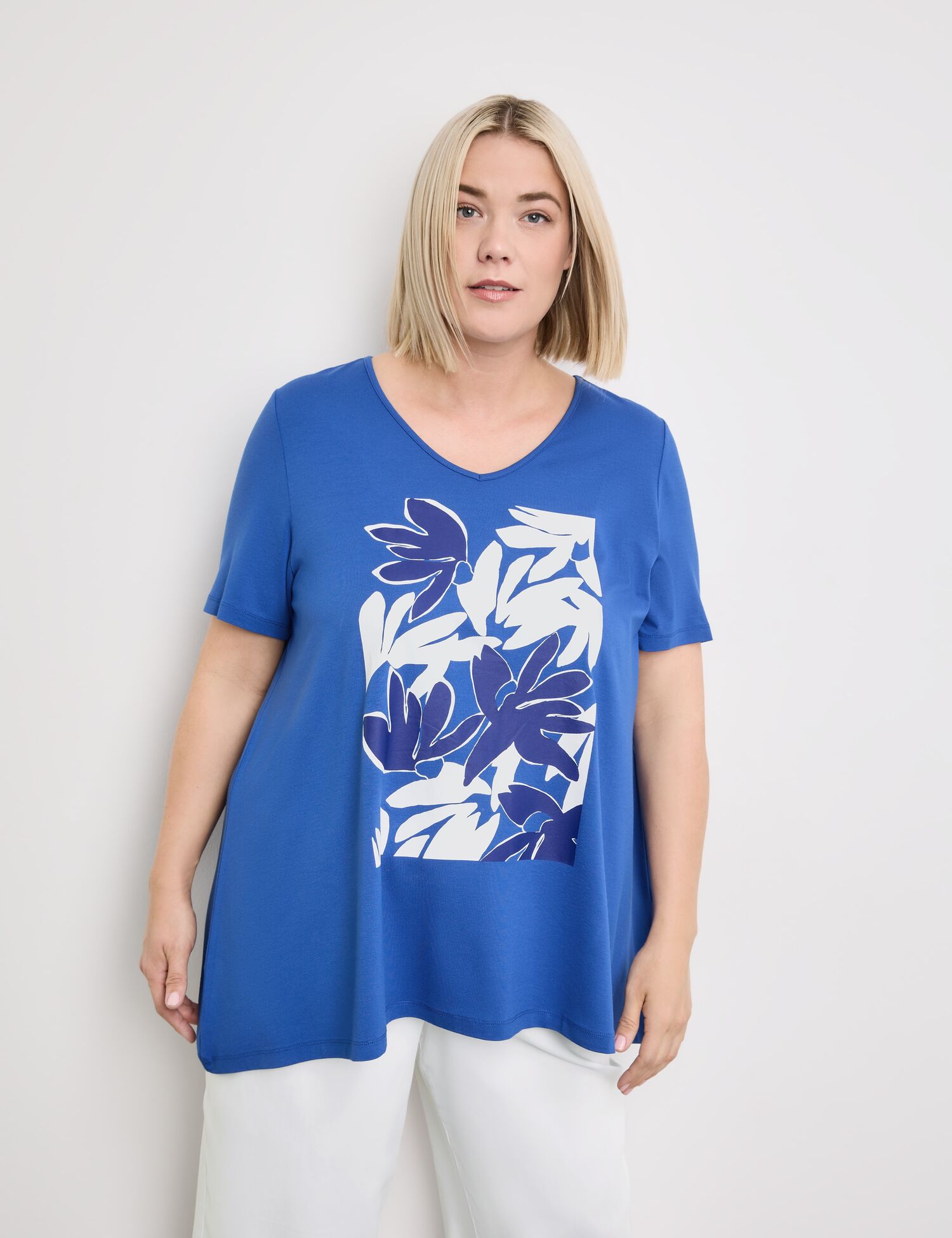 T-Shirt mit floralem Frontprint