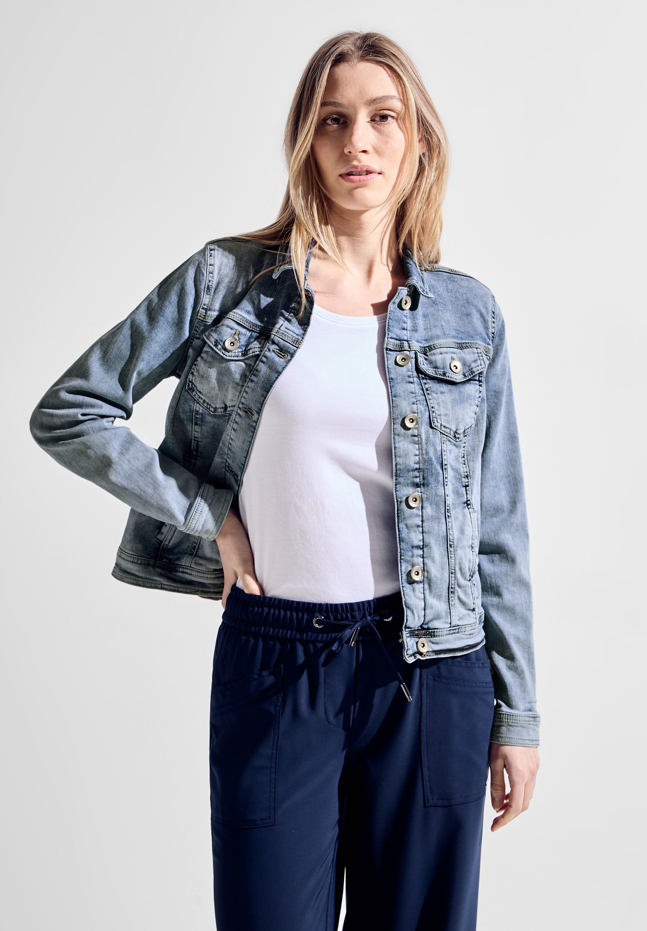 Hellblaue Jeansjacke