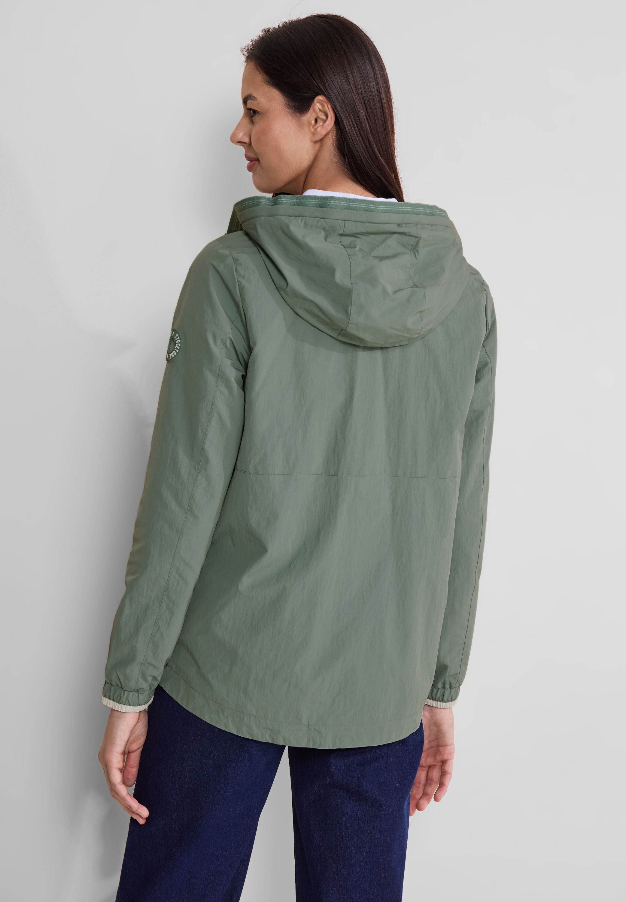 Moderner Windbreaker